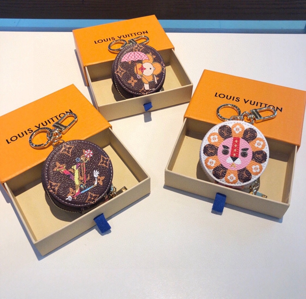 ブランドキーホルダー着用イメージ